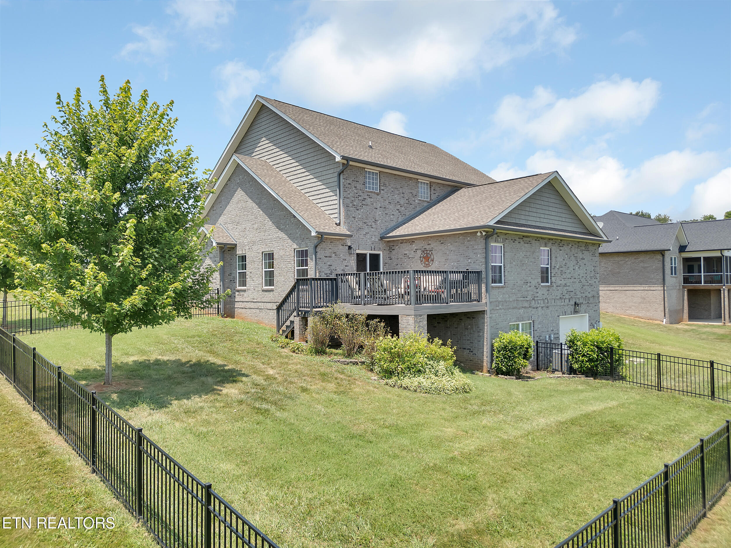 Sevierville, Tennessee, 37876, United States, 5 Bedrooms Bedrooms, ,4 BathroomsBathrooms,Residential,For Sale,1930637