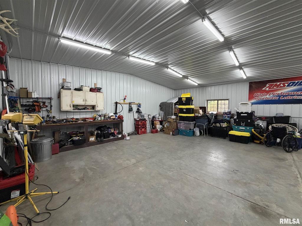 Abingdon, Illinois, 61410, United States, 3 Bedrooms Bedrooms, ,2 BathroomsBathrooms,Residential,For Sale,1976226