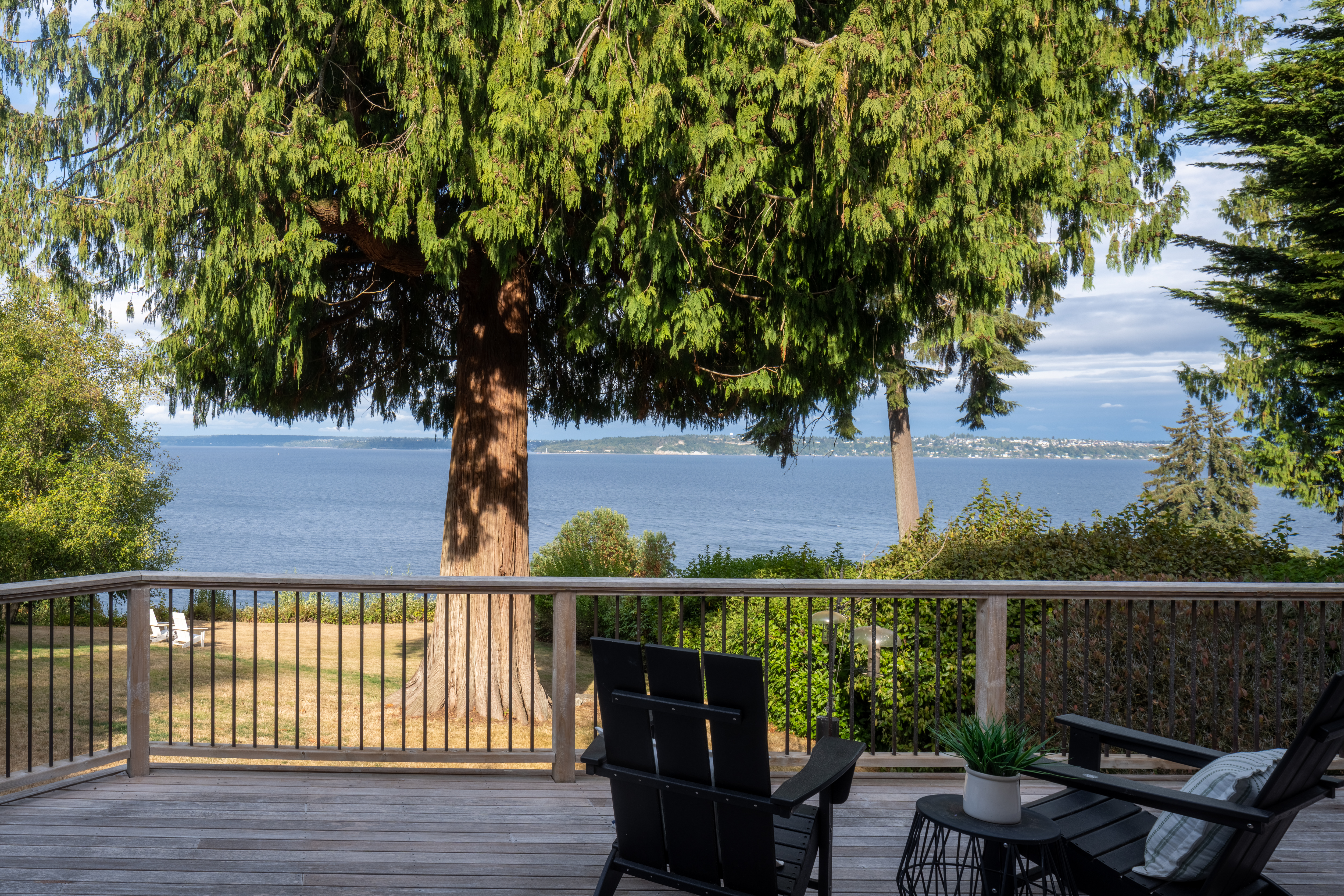  7946 Grand Ave NE, Bainbridge Island, WA 98110 - 物件實景
