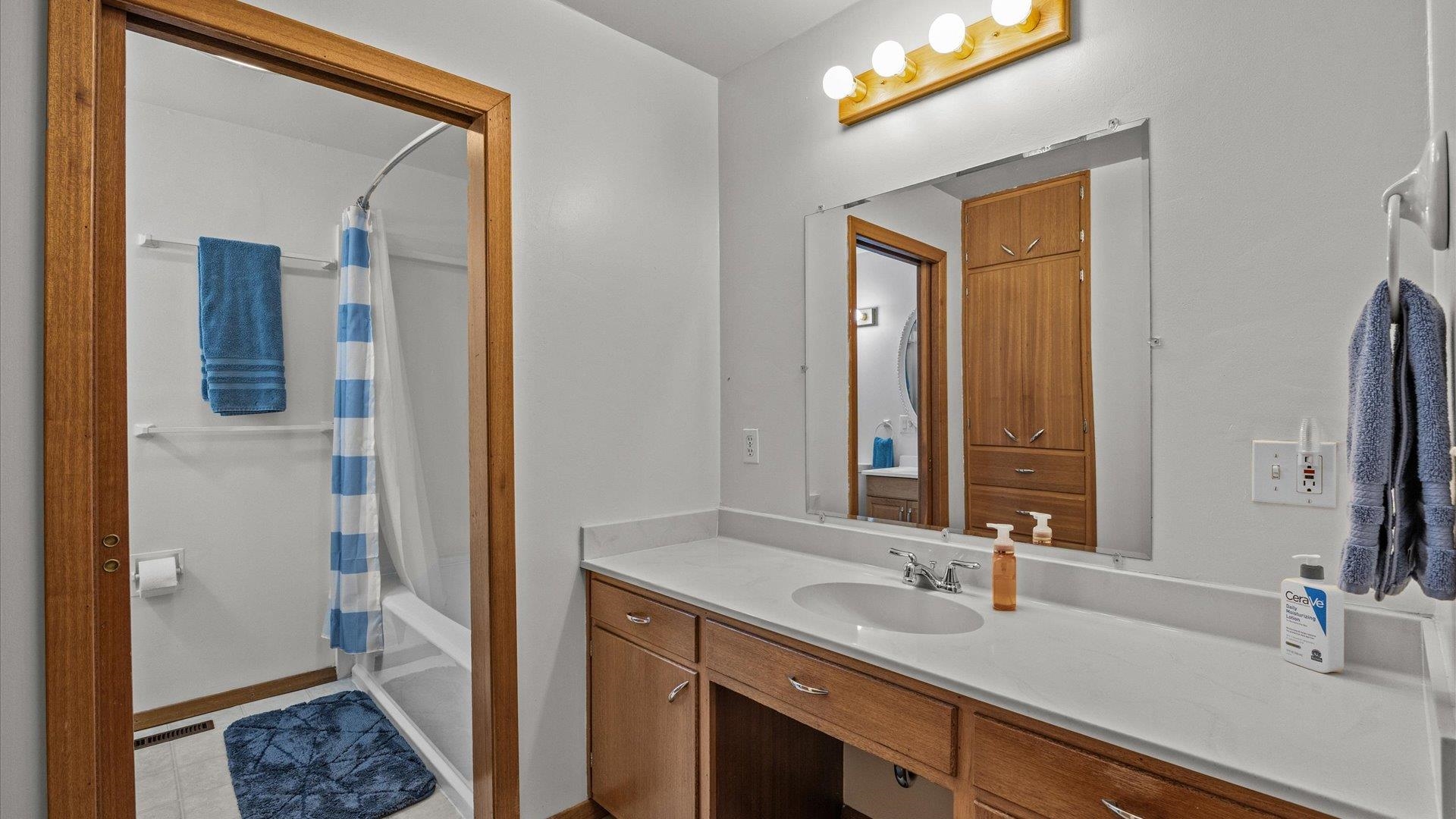 Grand Junction, Colorado, 81505, United States, 3 Bedrooms Bedrooms, ,2 BathroomsBathrooms,Residential,For Sale,1983076