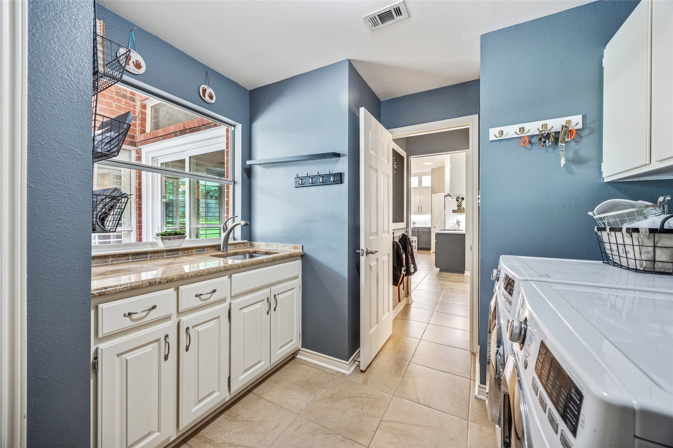 Southlake, Texas, 76092, United States, 4 Bedrooms Bedrooms, ,3 BathroomsBathrooms,Residential,For Sale,1895470