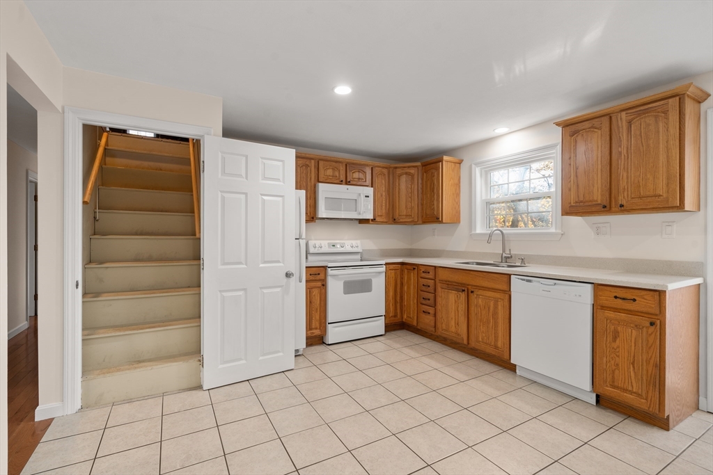 Mattapoisett, Massachusetts, 02739, United States, 3 Bedrooms Bedrooms, ,2 BathroomsBathrooms,Residential,For Sale,1987797