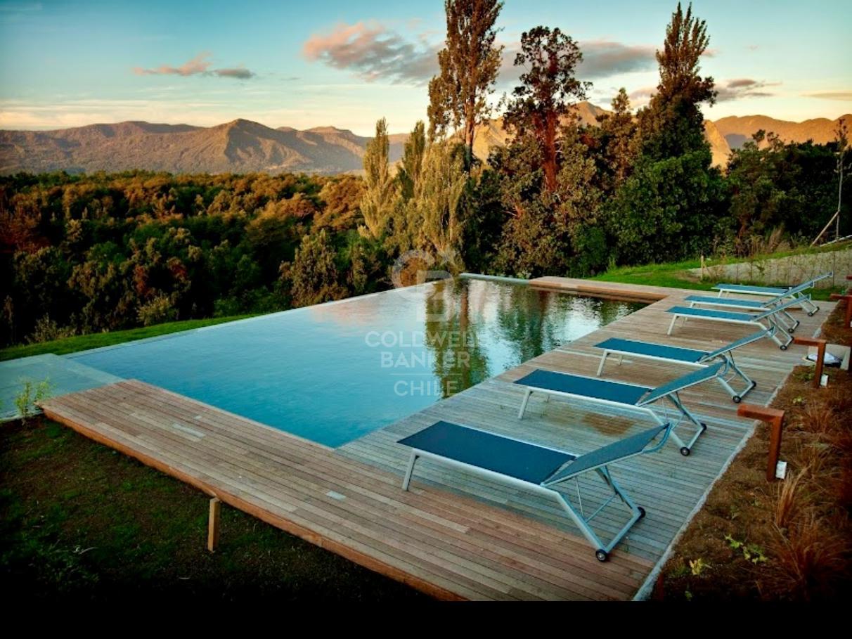 Pucón, Chile, 5 Bedrooms Bedrooms, ,5 BathroomsBathrooms,Residential,For Sale,1684687
