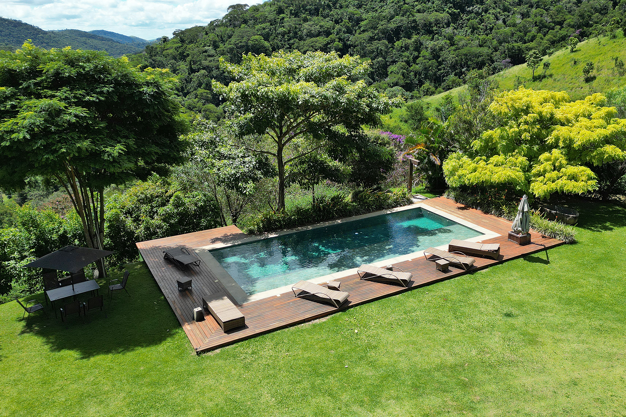  Private retreat surrounded by nature with two residences and mountain views - 物件實景
