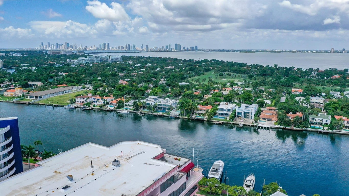 Miami Beach, Florida, 33140, United States, 2 Bedrooms Bedrooms, ,2 BathroomsBathrooms,Residential,For Sale,1974781