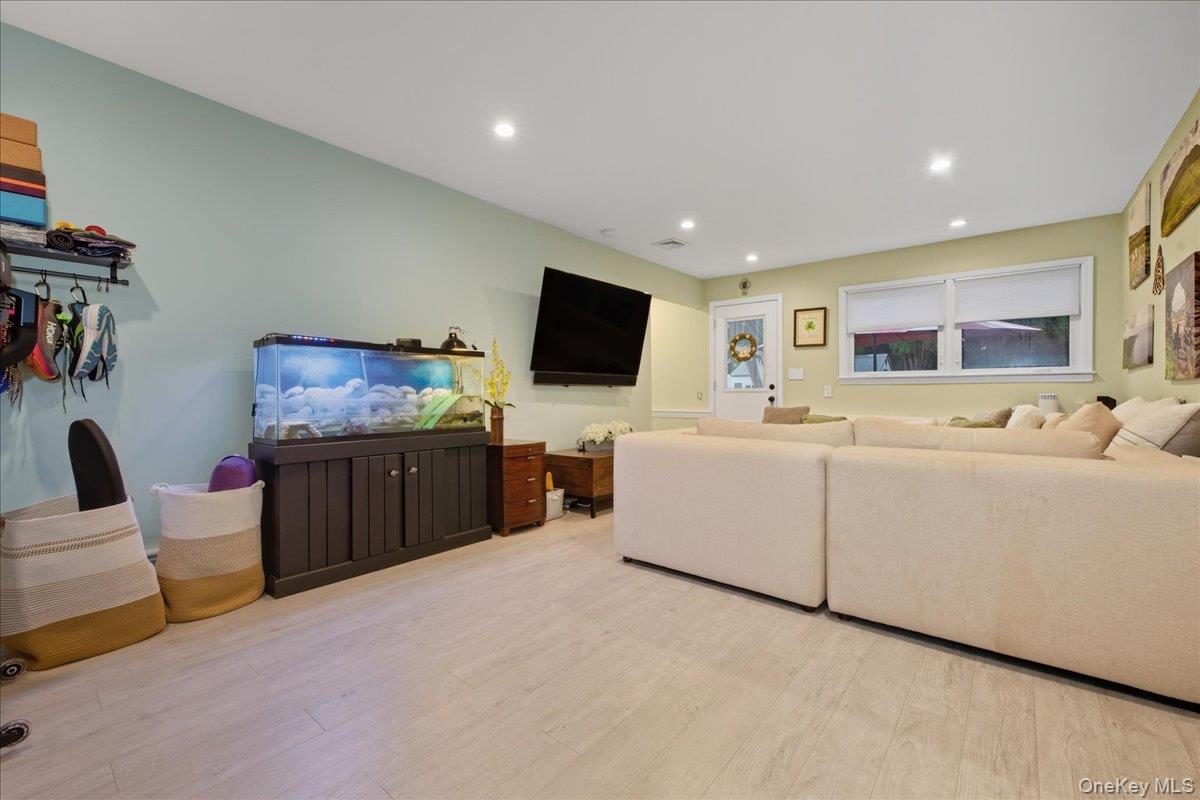 Merrick, New York, 11566, United States, 3 Bedrooms Bedrooms, ,3 BathroomsBathrooms,Residential,For Sale,1986518