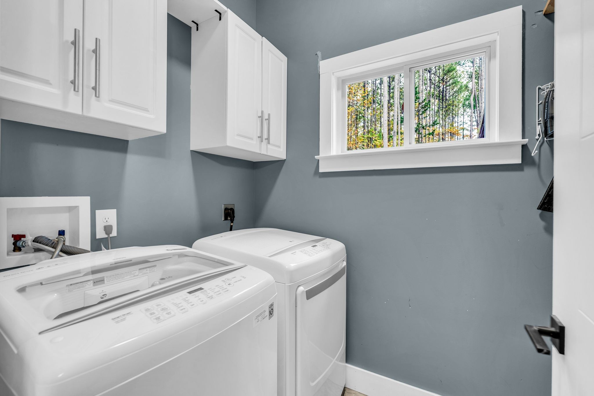 Lawrenceburg, Tennessee, 38464, United States, 3 Bedrooms Bedrooms, ,2 BathroomsBathrooms,Residential,For Sale,1988377