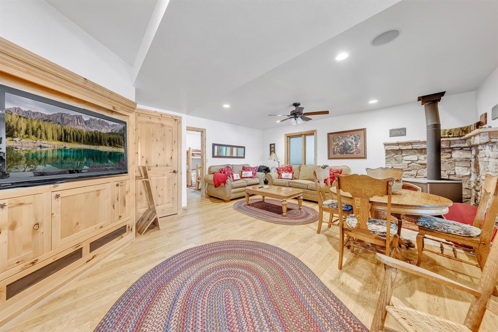 Lake Almanor West, California, 96020, United States, 6 Bedrooms Bedrooms, ,4 BathroomsBathrooms,Residential,For Sale,1950593