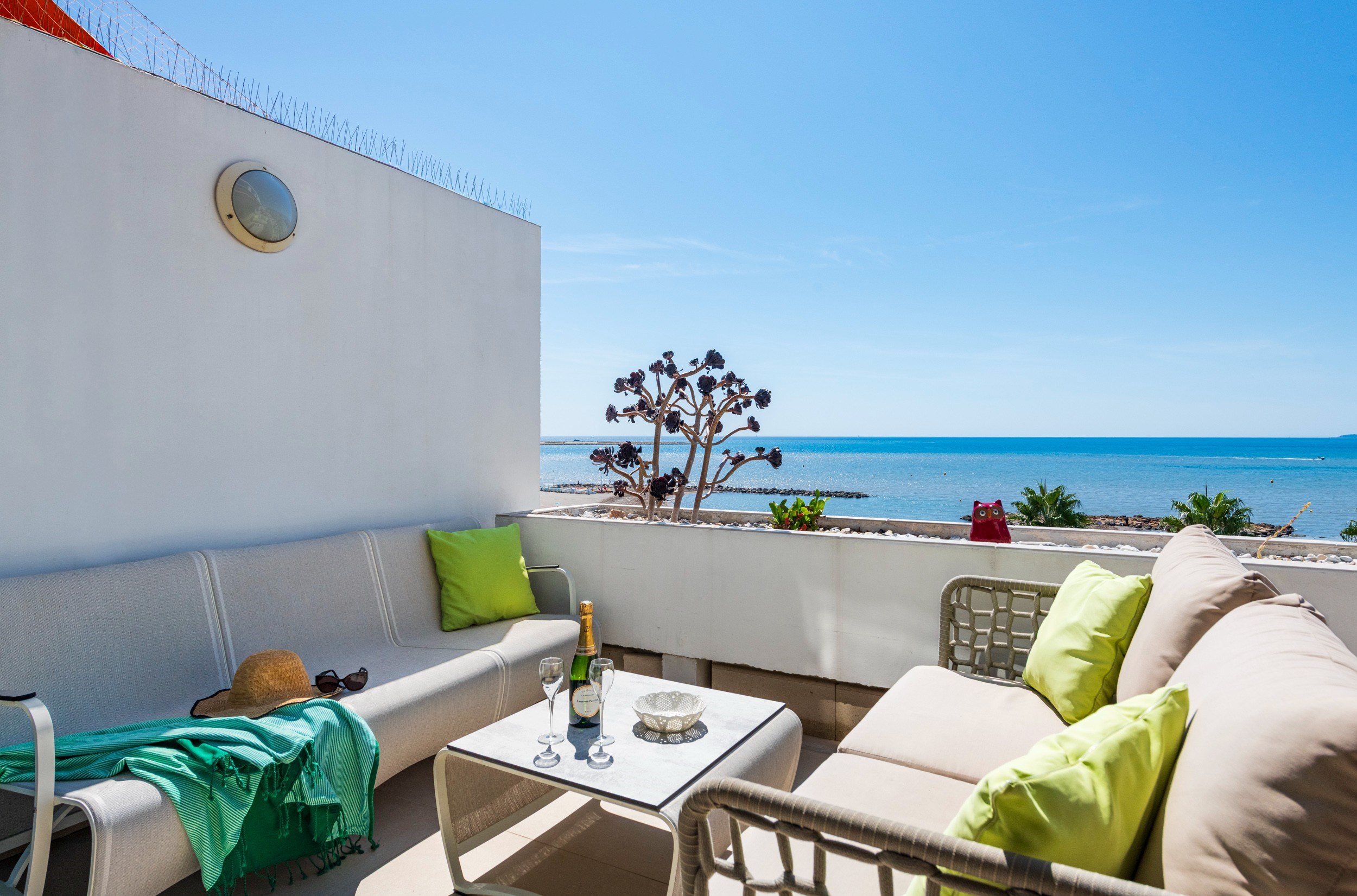  Saint Laurent du Var, 88 sqm two bedroom penthouse with 115 sqm of terraces and… - 物件實景