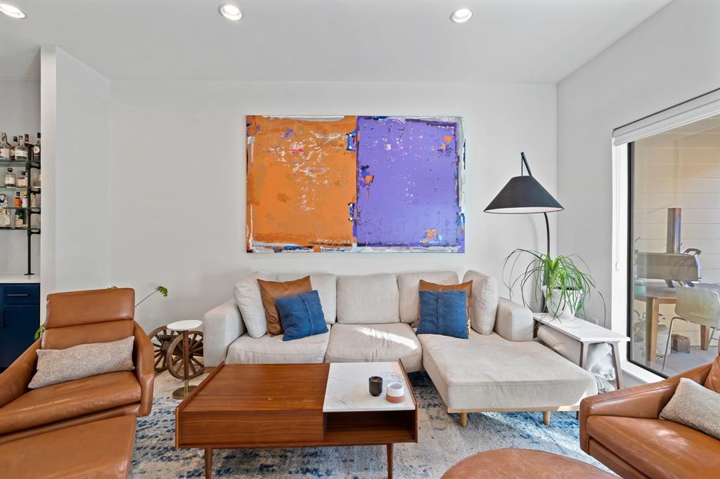 Dallas, Texas, 75219, United States, 2 Bedrooms Bedrooms, ,3 BathroomsBathrooms,Residential,For Sale,1911883