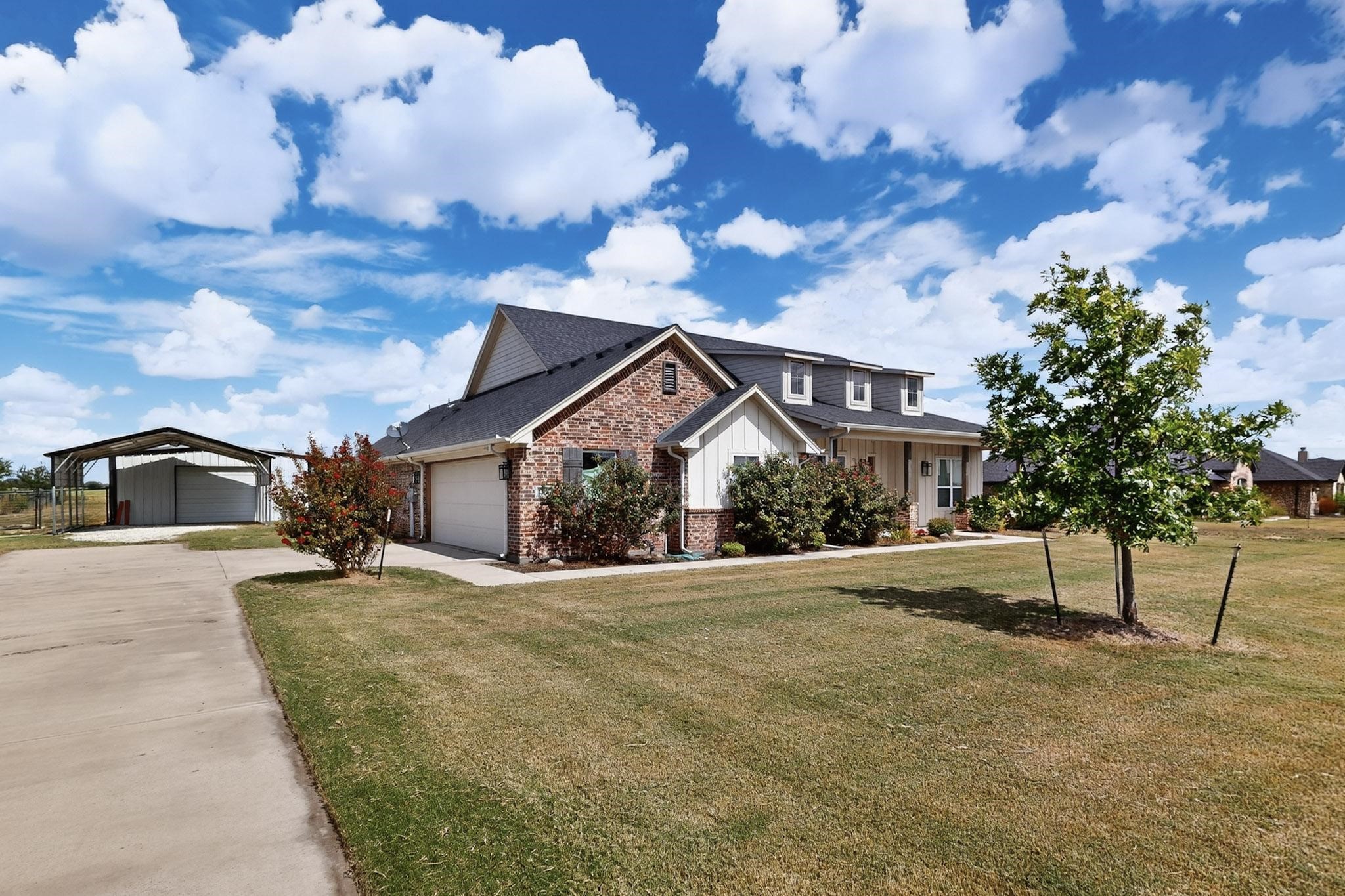 Godley, Texas, 76044, United States, 4 Bedrooms Bedrooms, ,3 BathroomsBathrooms,Residential,For Sale,1956819