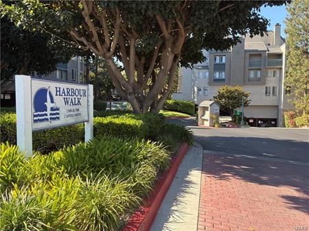 San Pedro, California, 90732, United States, 2 Bedrooms Bedrooms, ,3 BathroomsBathrooms,Residential,For Sale,1974009