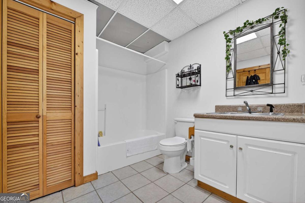 Ellijay, Georgia, 30536, United States, 4 Bedrooms Bedrooms, ,3 BathroomsBathrooms,Residential,For Sale,2011402