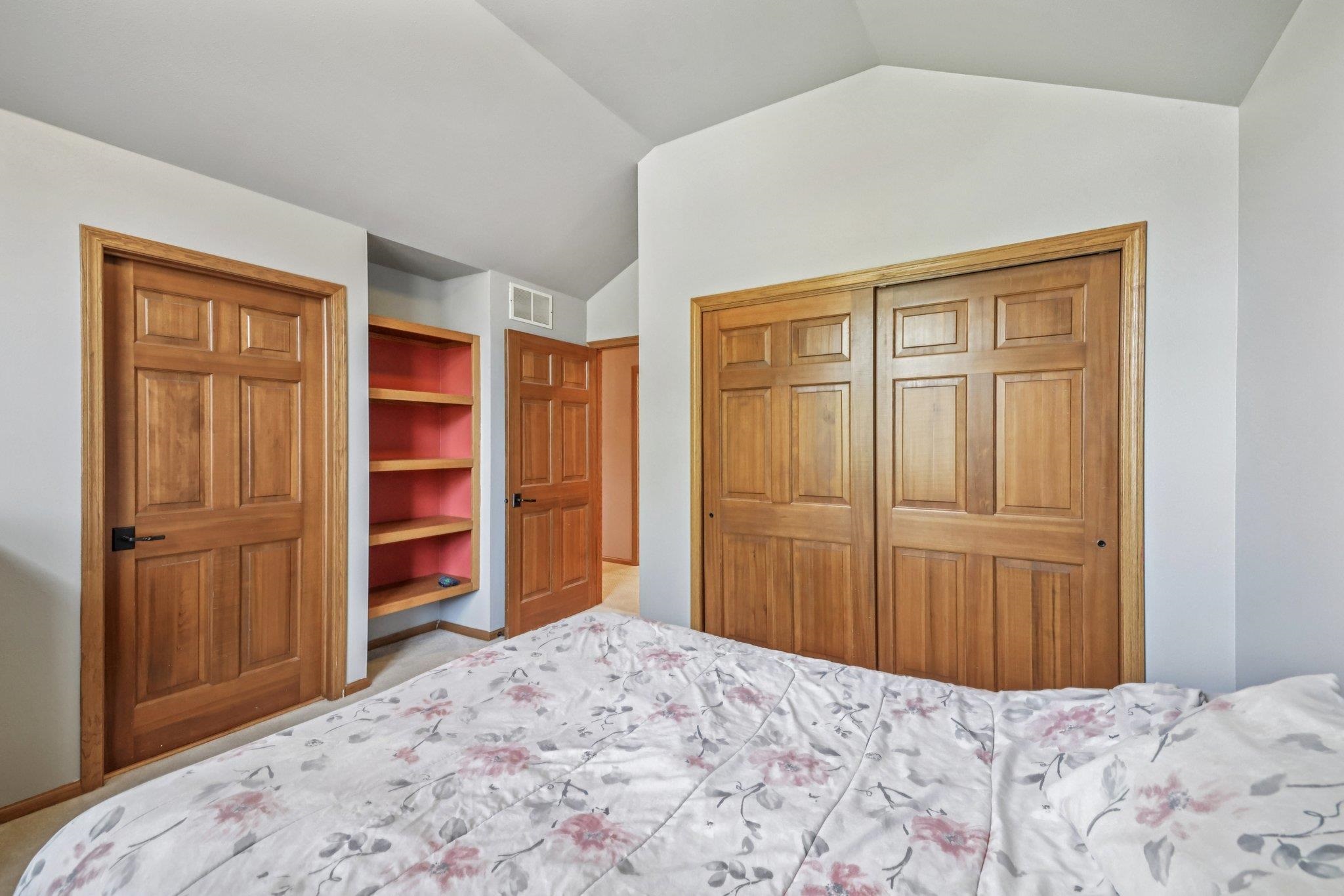 Portage, Wisconsin, 53901, United States, 4 Bedrooms Bedrooms, ,5 BathroomsBathrooms,Residential,For Sale,1976177