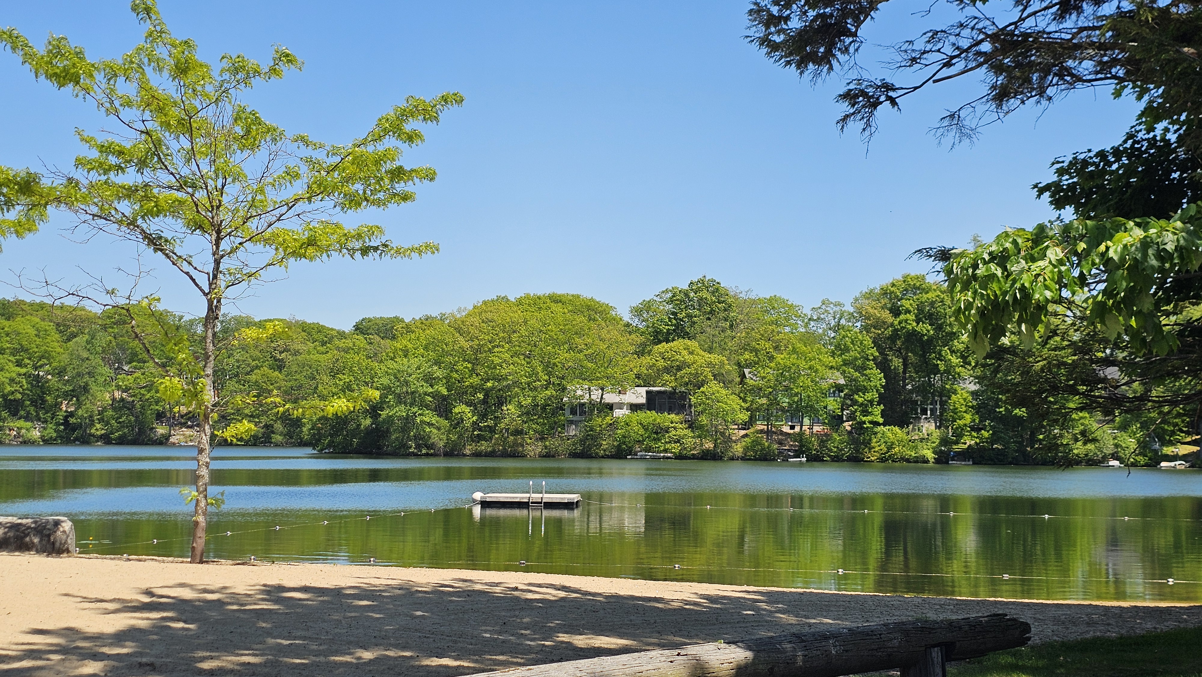 Situated in the Gated Lake Community of Waubeeka - 物件實景