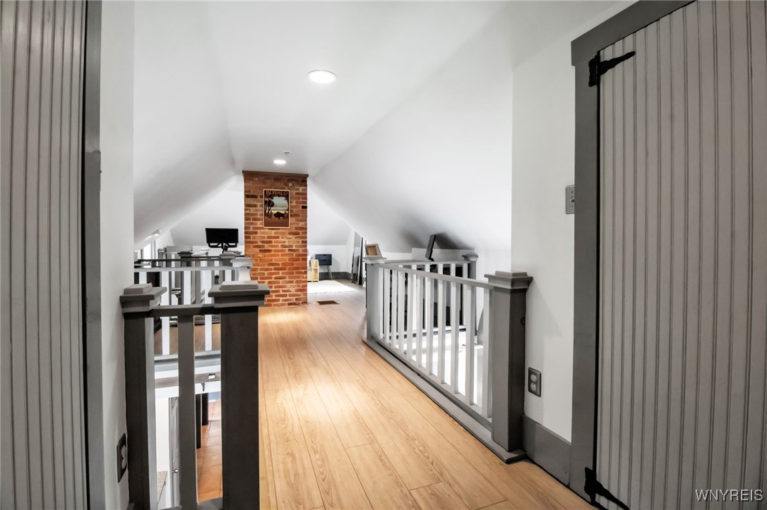 Aurora, New York, 14052, United States, 3 Bedrooms Bedrooms, ,3 BathroomsBathrooms,Residential,For Sale,1865001