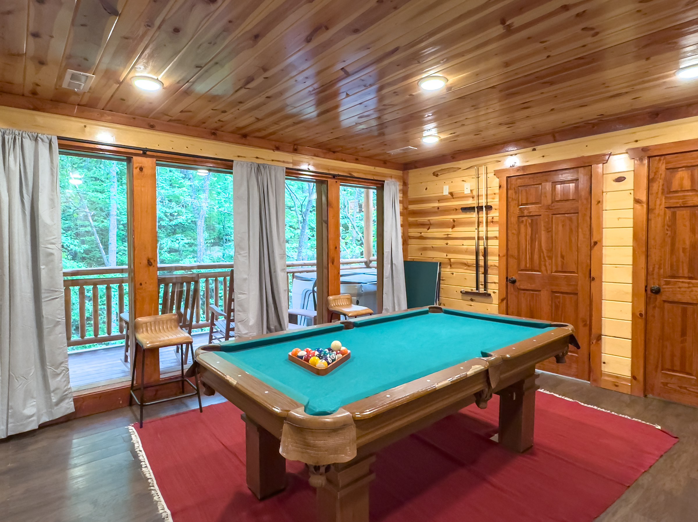 Sevierville, Tennessee, 37862, United States, 6 Bedrooms Bedrooms, ,7 BathroomsBathrooms,Residential,For Sale,1798325