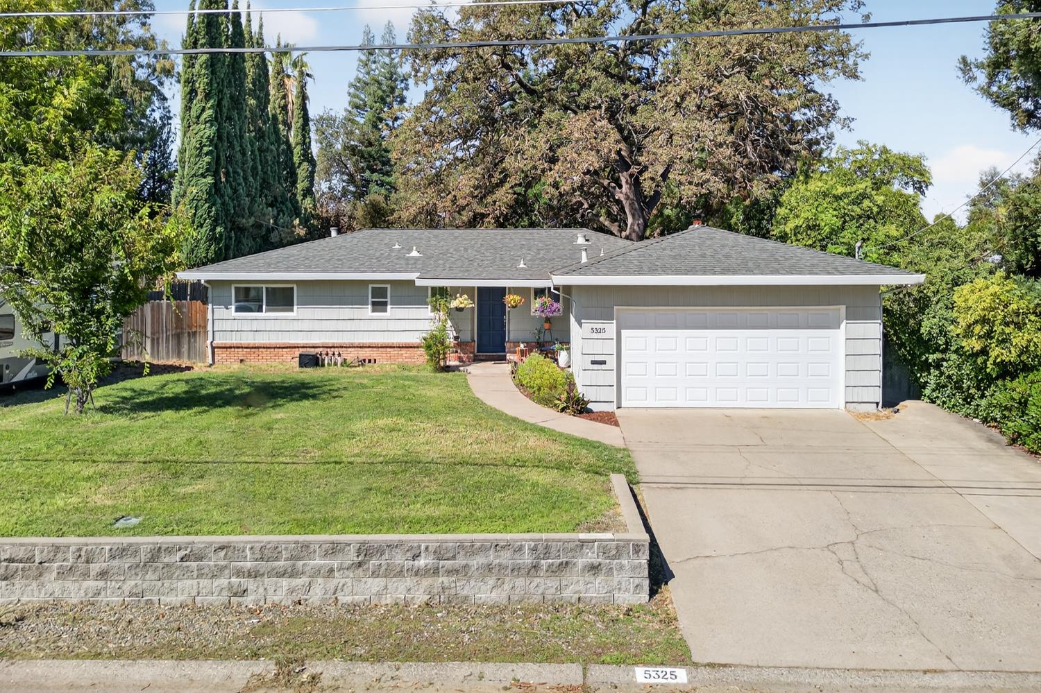 Carmichael, California, 95608, United States, 3 Bedrooms Bedrooms, ,2 BathroomsBathrooms,Residential,For Sale,1938717
