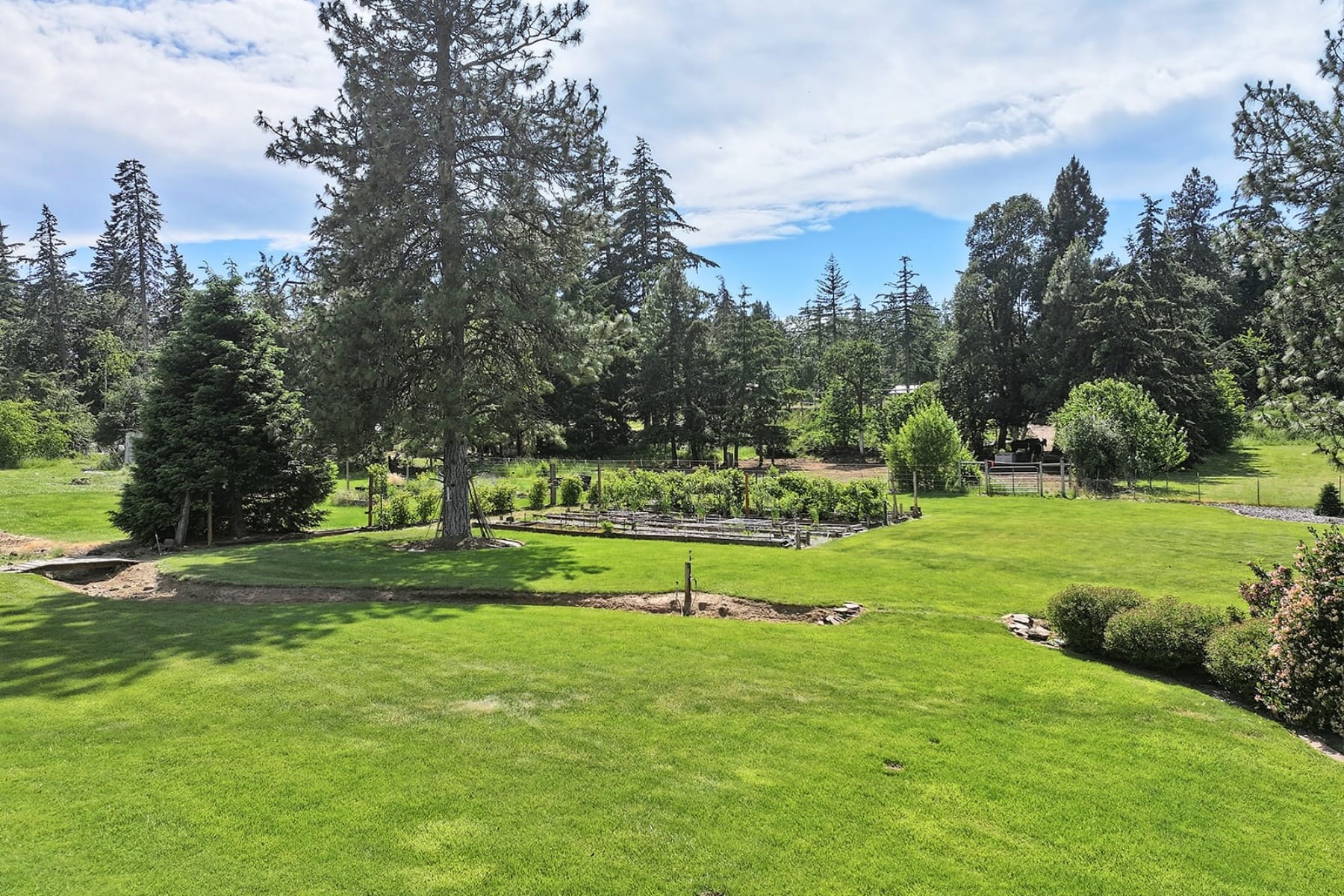  1400 ROCKFORD RD Hood River, OR 97031 - 物件實景