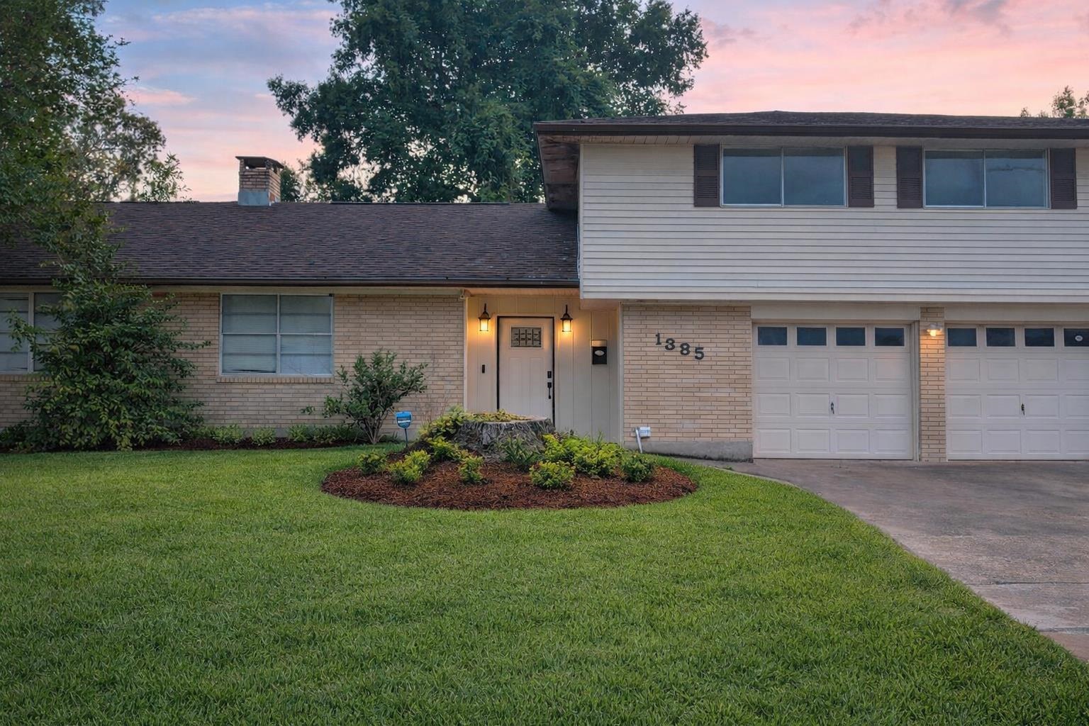 Howell St, Beaumont, TX 77706