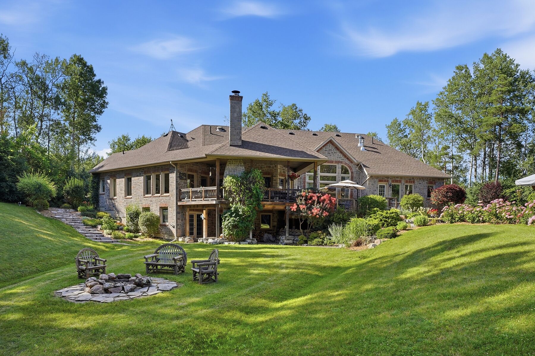  Stunning Custom Home in Mono - 物件實景