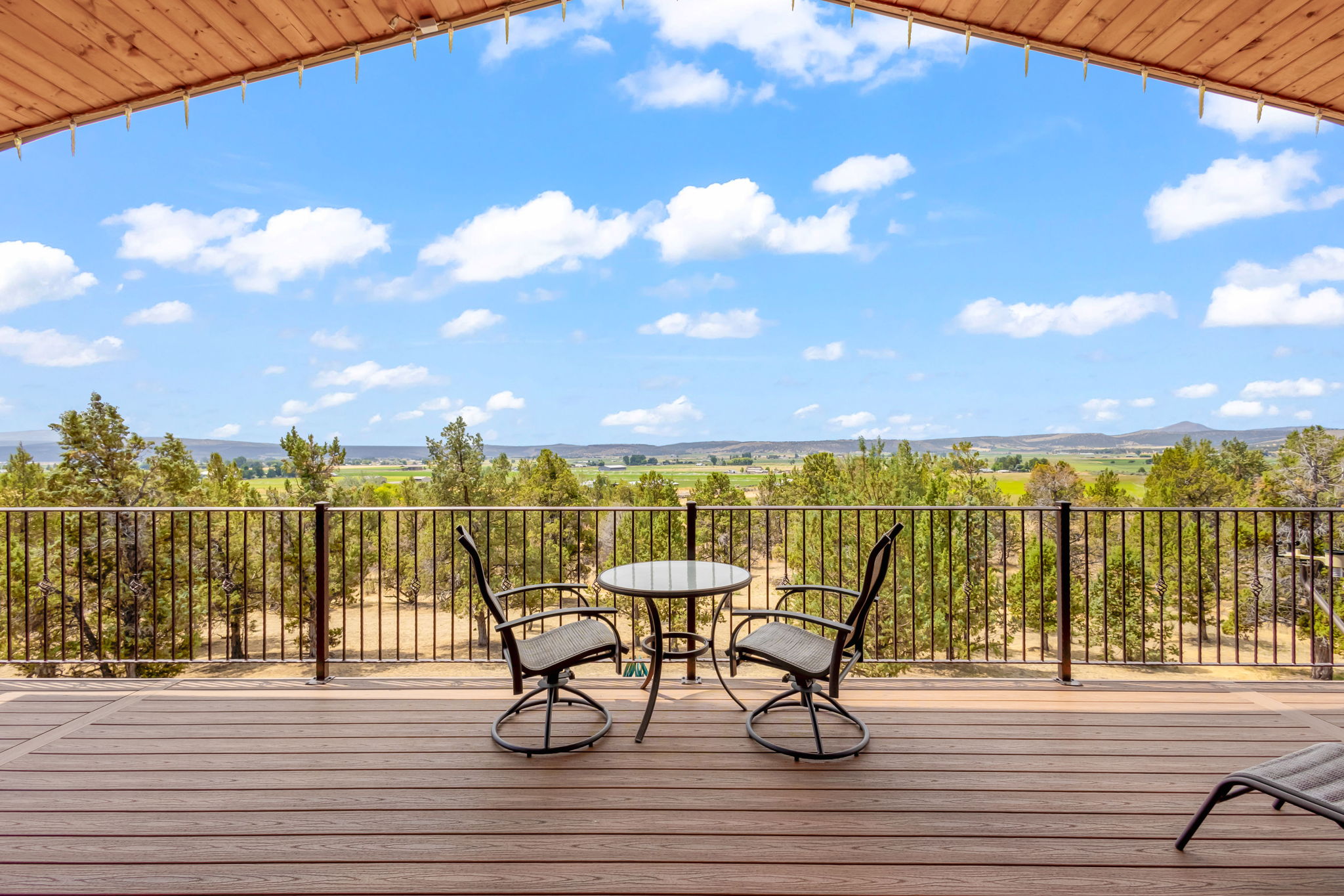 Prineville, Oregon, 97754, United States, 3 Bedrooms Bedrooms, ,4 BathroomsBathrooms,Residential,For Sale,1942116
