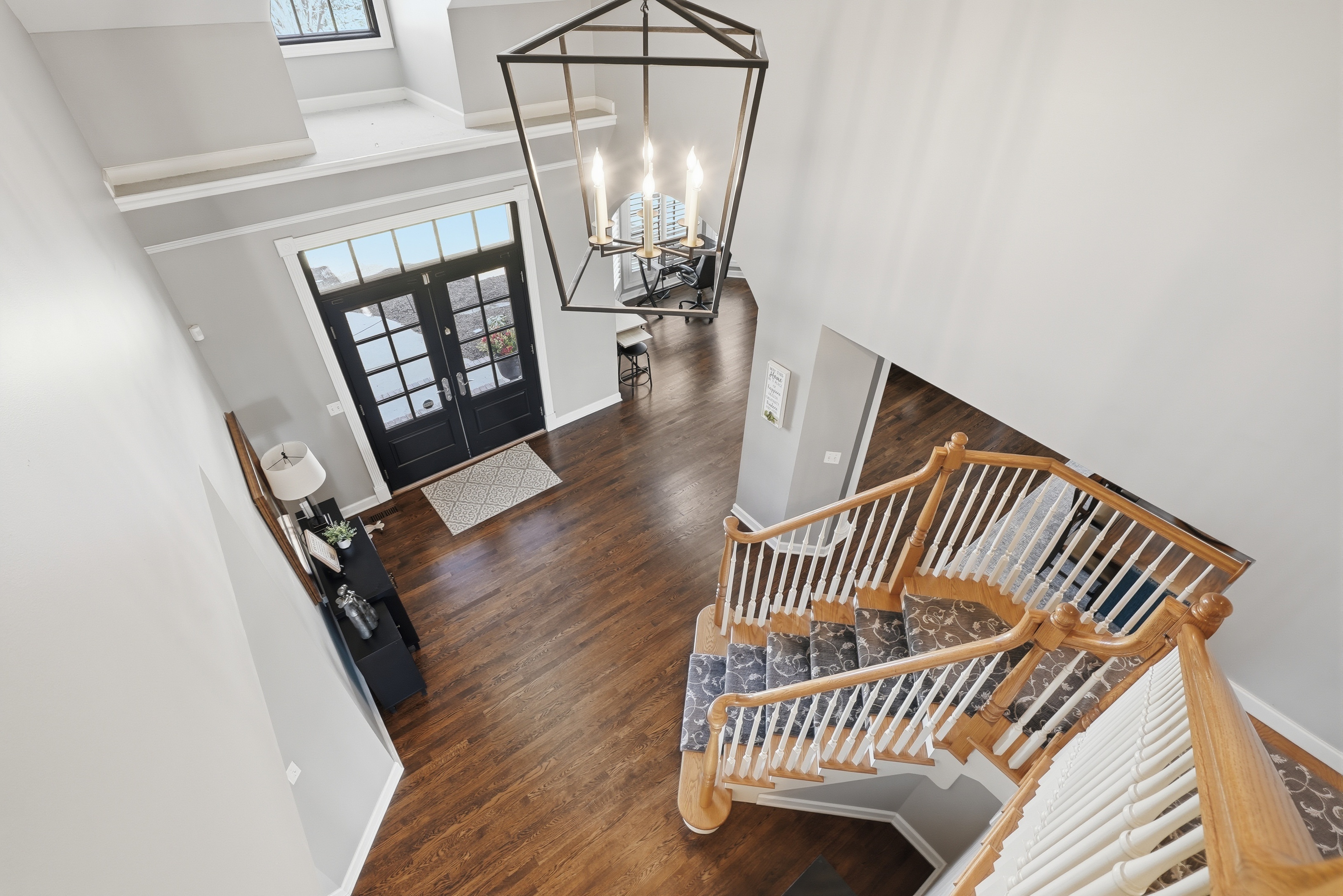  The Crown Jewel of Tall Grass: Waterfront Privacy Meets the Ultimate Layout - 物件實景