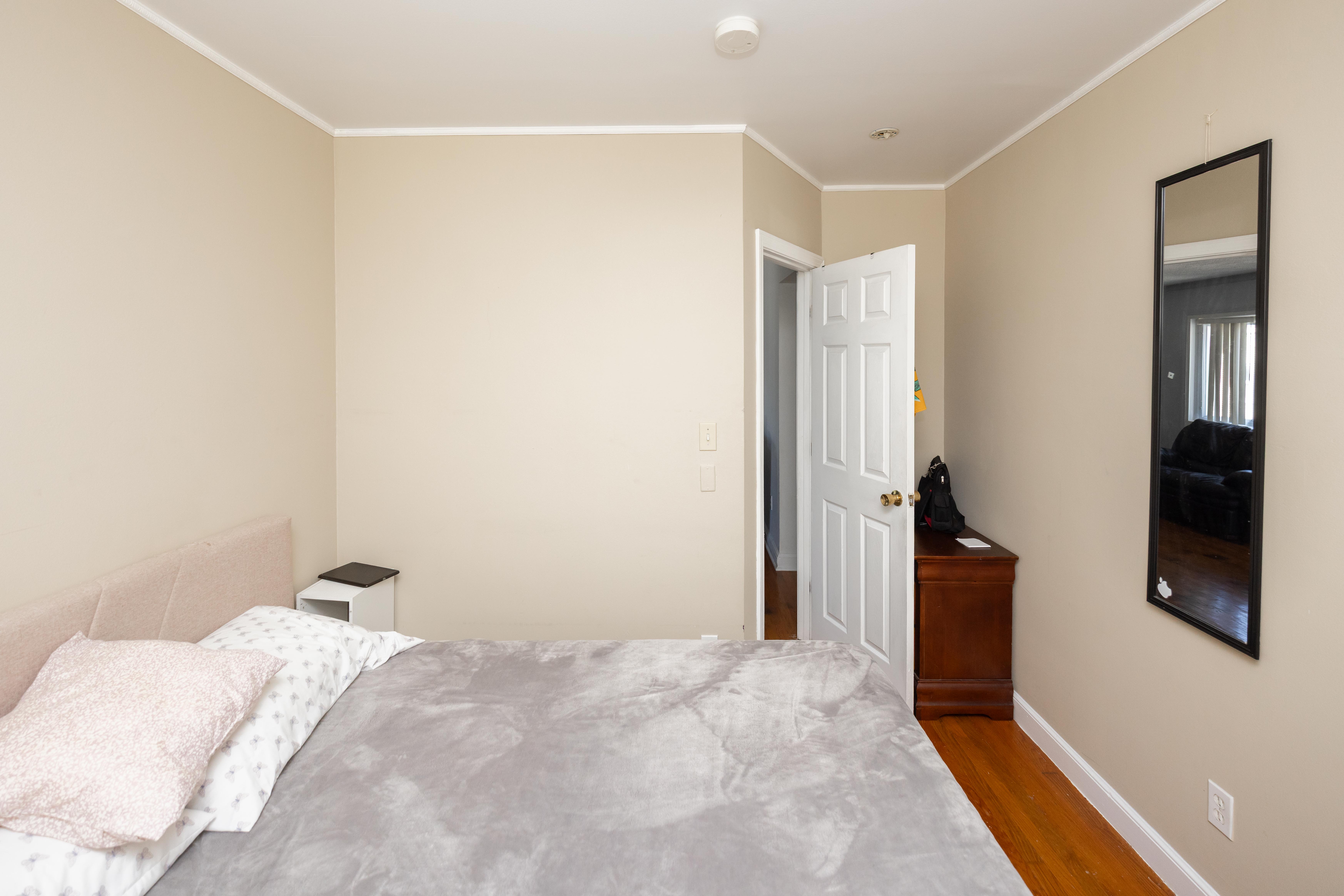 Chelsea, Massachusetts, 02150, United States, 5 Bedrooms Bedrooms, ,2 BathroomsBathrooms,Residential,For Sale,1983279