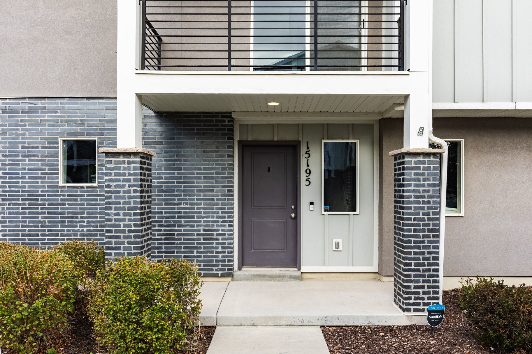  Clean and Updated End Unit Townhome - 物件實景