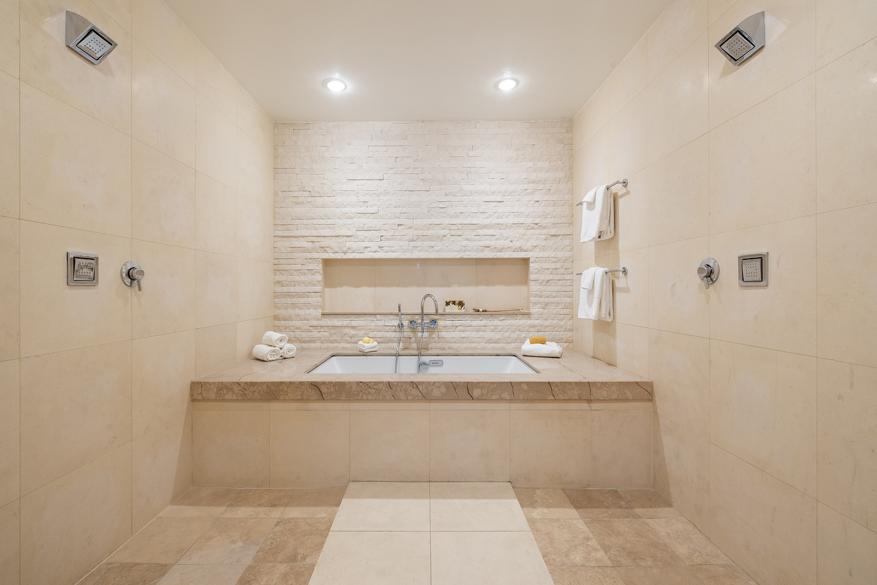 New York City, New York, 10028, United States, 5 Bedrooms Bedrooms, ,6 BathroomsBathrooms,Residential,For Sale,1761847