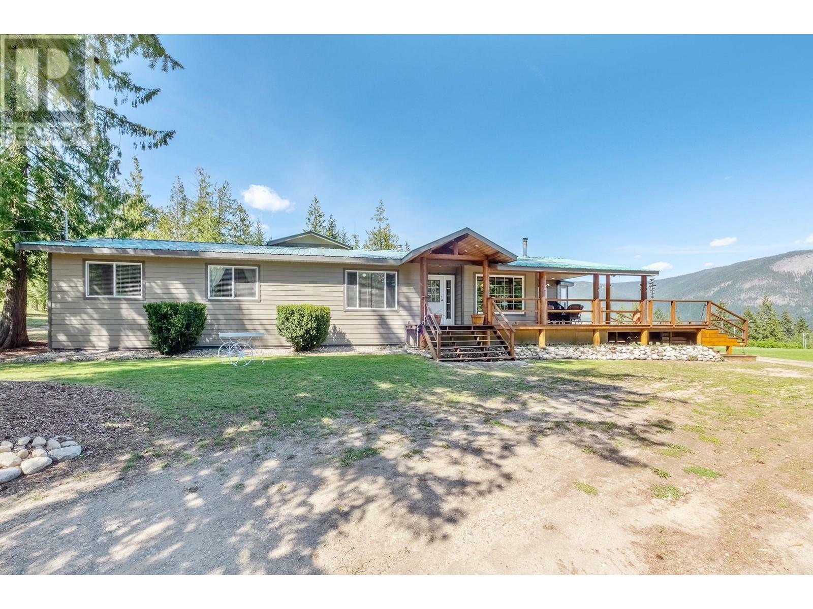 SALMON ARM, British Columbia, V1E 3A4, CA, 4 Bedrooms Bedrooms, ,2 BathroomsBathrooms,Residential,For Sale,1838776