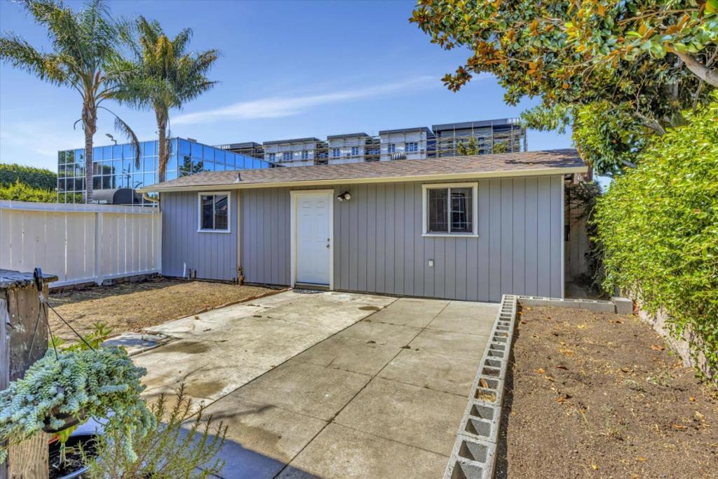 Hayward, California, 94541, United States, 2 Bedrooms Bedrooms, ,1 BathroomBathrooms,Residential,For Sale,1976609