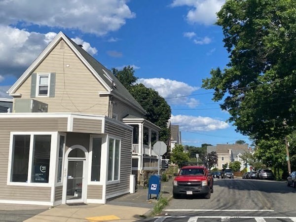 Swampscott, Massachusetts, 01907, United States, 4 Bedrooms Bedrooms, ,5 BathroomsBathrooms,Residential,For Sale,1935666