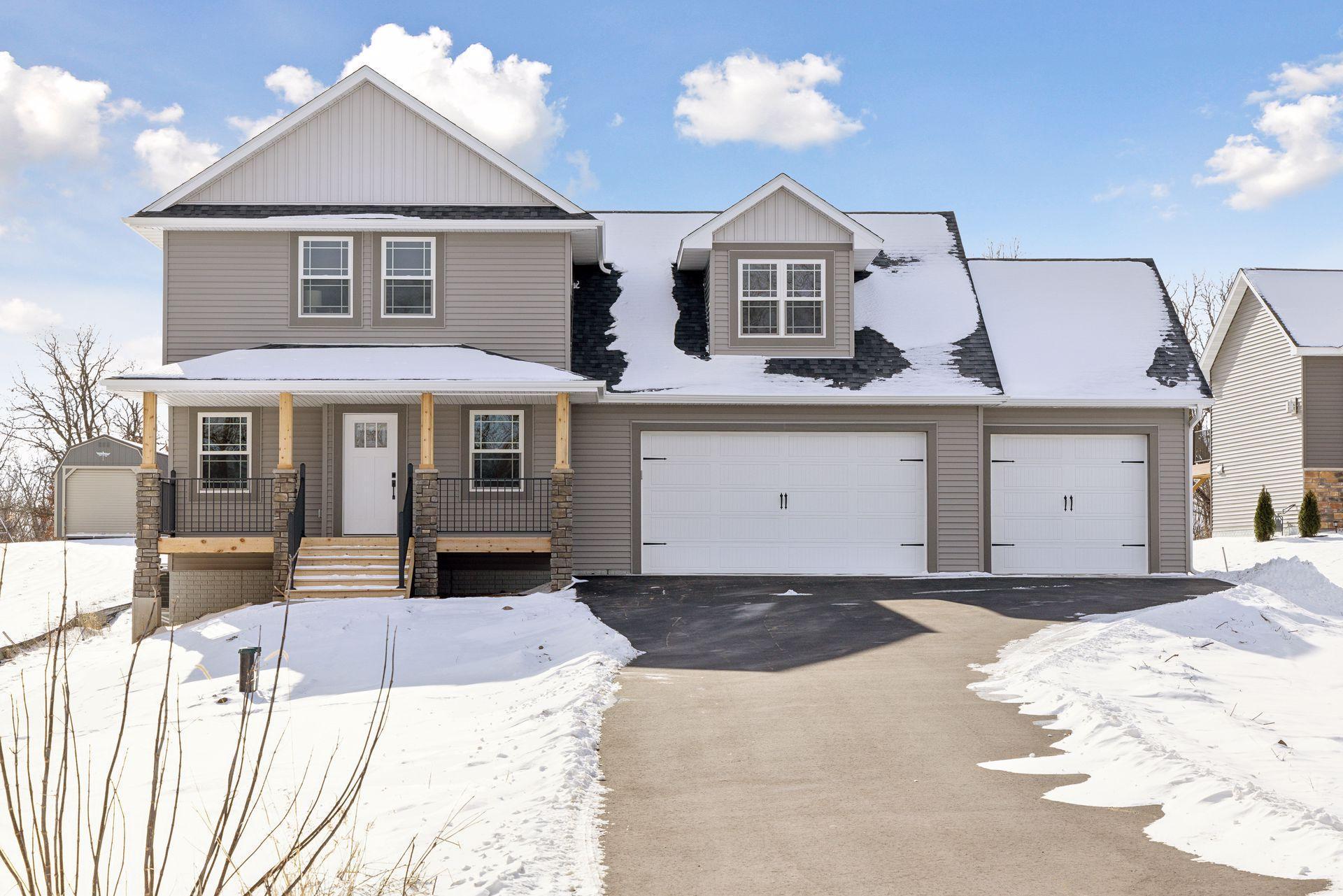 Hammond, Wisconsin, 54015, United States, 4 Bedrooms Bedrooms, ,2 BathroomsBathrooms,Residential,For Sale,1918173