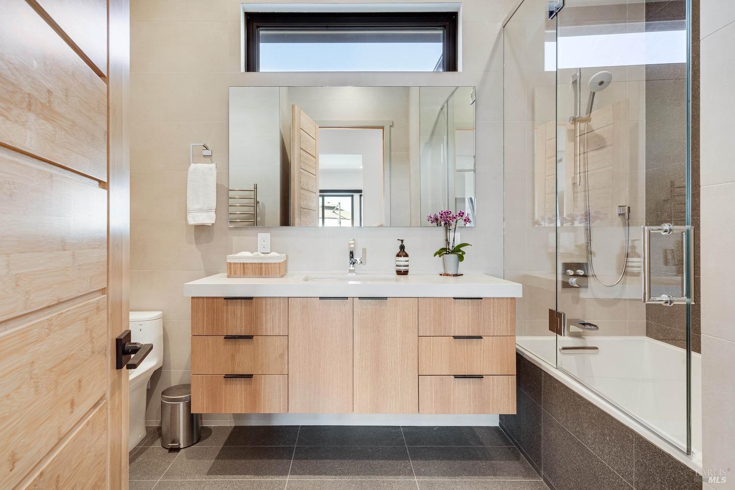 Napa, California, 94558, United States, 2 Bedrooms Bedrooms, ,5 BathroomsBathrooms,Residential,For Sale,1759434