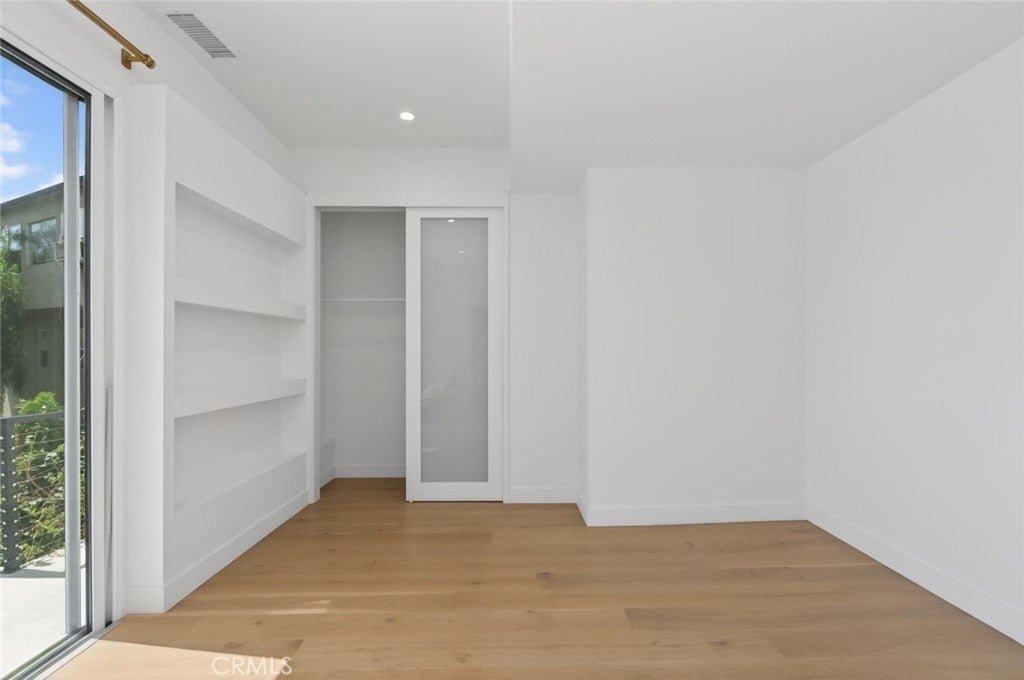 Los Angeles, California, 90026, United States, 3 Bedrooms Bedrooms, ,3 BathroomsBathrooms,Residential,For Sale,2040184