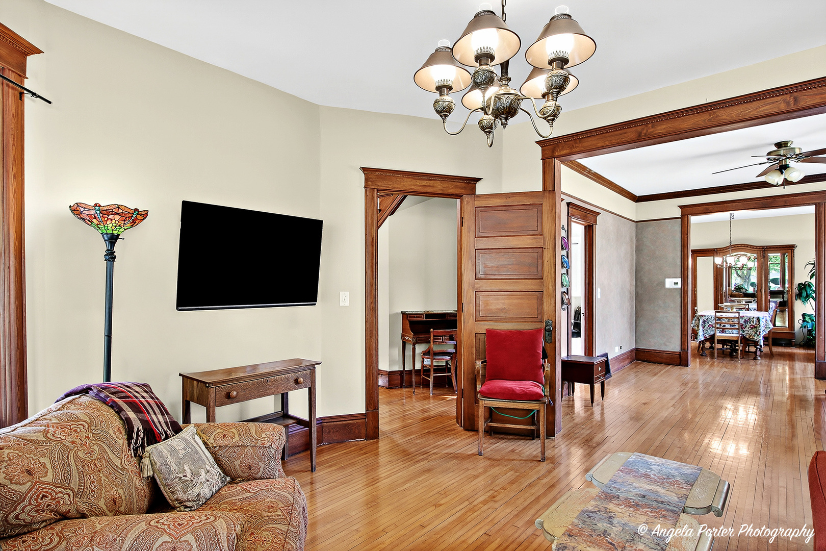 Crystal Lake, Illinois, 60014, United States, 4 Bedrooms Bedrooms, ,2 BathroomsBathrooms,Residential,For Sale,1982746