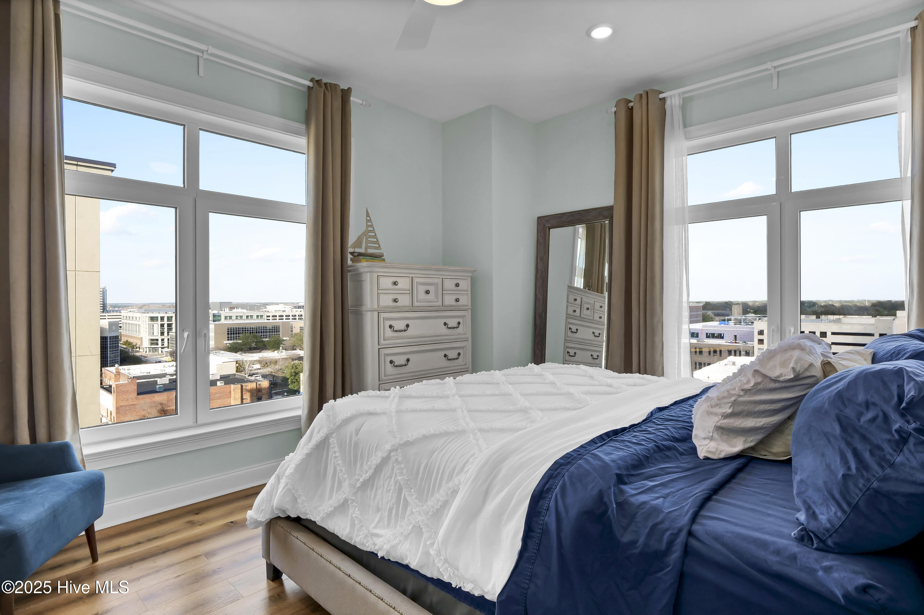 Wilmington, North Carolina, 28401, United States, 1 Bedroom Bedrooms, ,2 BathroomsBathrooms,Residential,For Sale,1917150