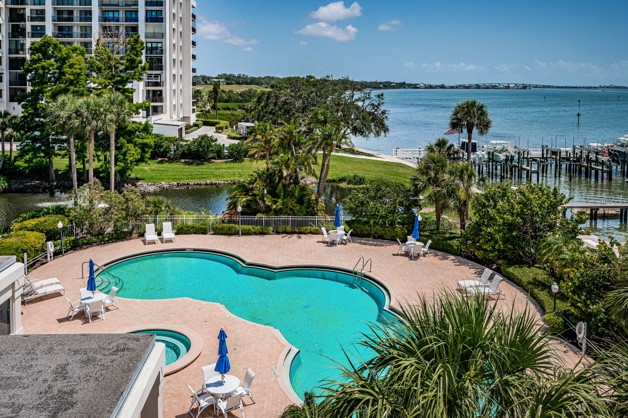 Belleair, Florida, 33756, United States, 2 Bedrooms Bedrooms, ,3 BathroomsBathrooms,Residential,For Sale,1979056