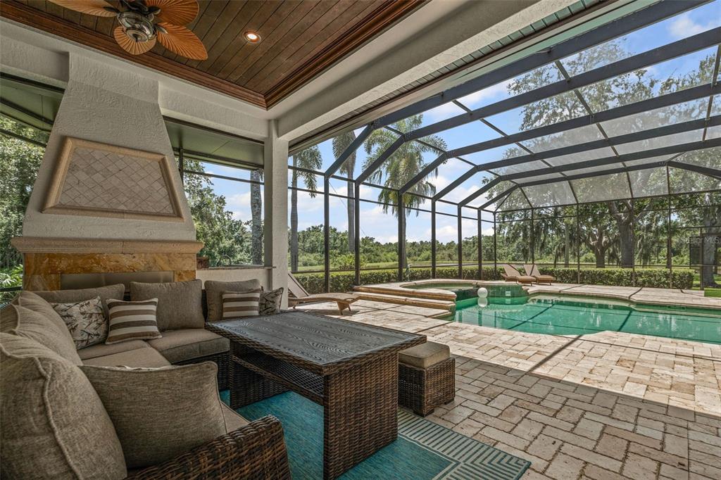 Bradenton, Florida, 34202, United States, 5 Bedrooms Bedrooms, ,5 BathroomsBathrooms,Residential,For Sale,1873833