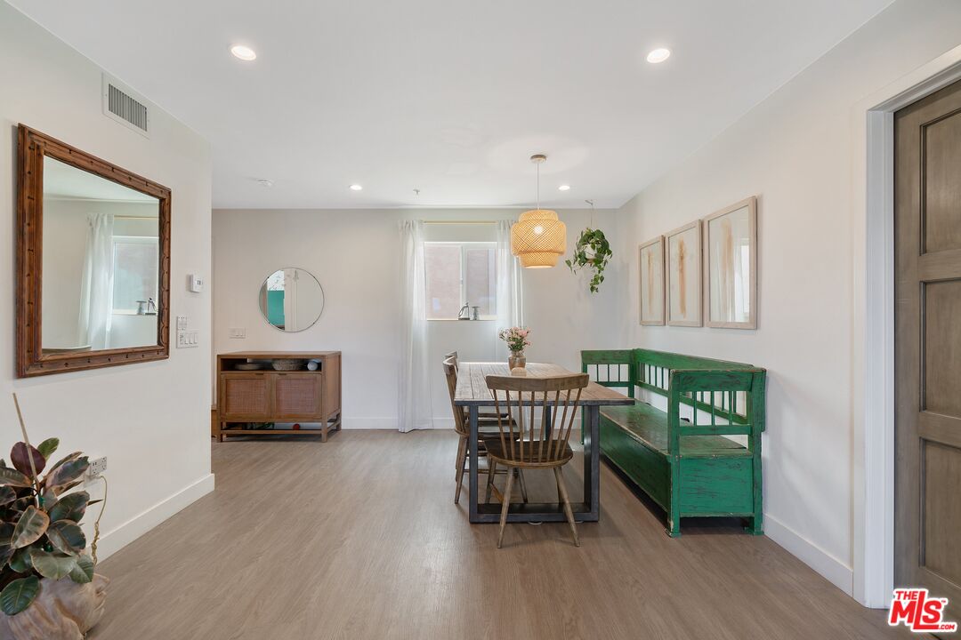 Malibu, California, 90265, United States, 3 Bedrooms Bedrooms, ,2 BathroomsBathrooms,Residential,For Sale,1991505