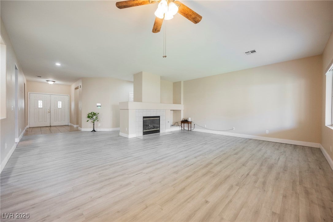 Henderson, Nevada, 89015, United States, 5 Bedrooms Bedrooms, ,2 BathroomsBathrooms,Residential,For Sale,1976773