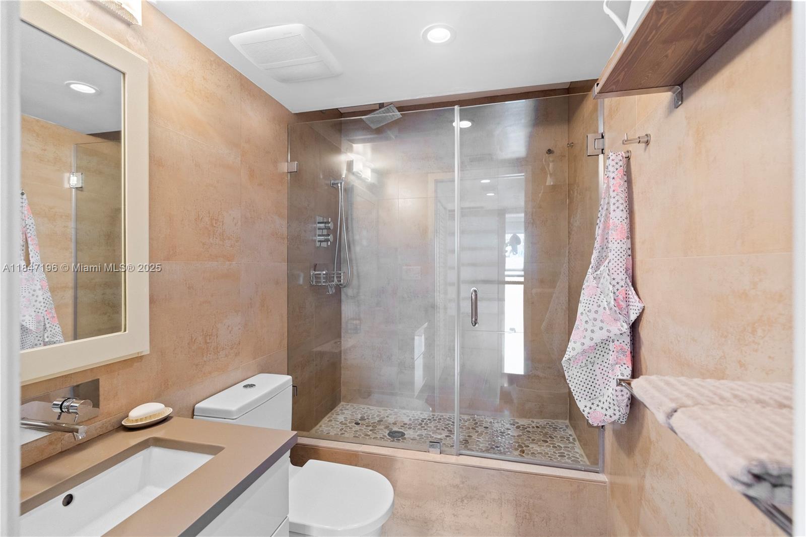 Miami, Florida, 33129, United States, 2 Bedrooms Bedrooms, ,2 BathroomsBathrooms,Residential,For Sale,1900950