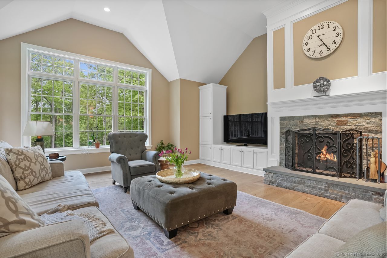 Newtown, Connecticut, 06470, United States, 4 Bedrooms Bedrooms, ,5 BathroomsBathrooms,Residential,For Sale,1938679