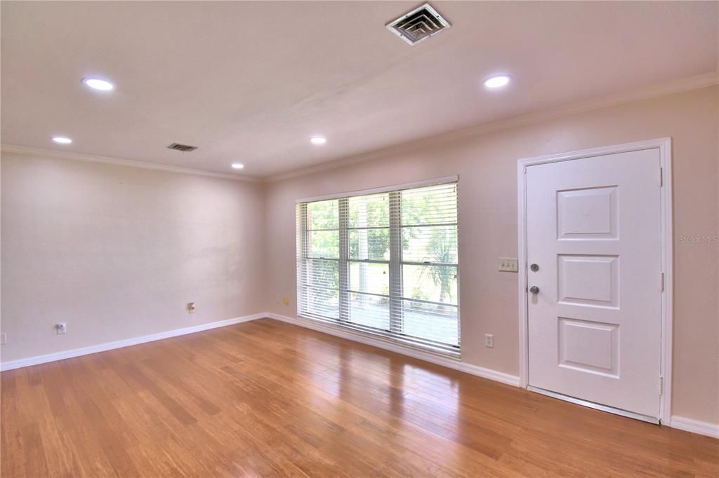 Winter Haven, Florida, 33880, United States, 3 Bedrooms Bedrooms, ,3 BathroomsBathrooms,Residential,For Sale,1736621
