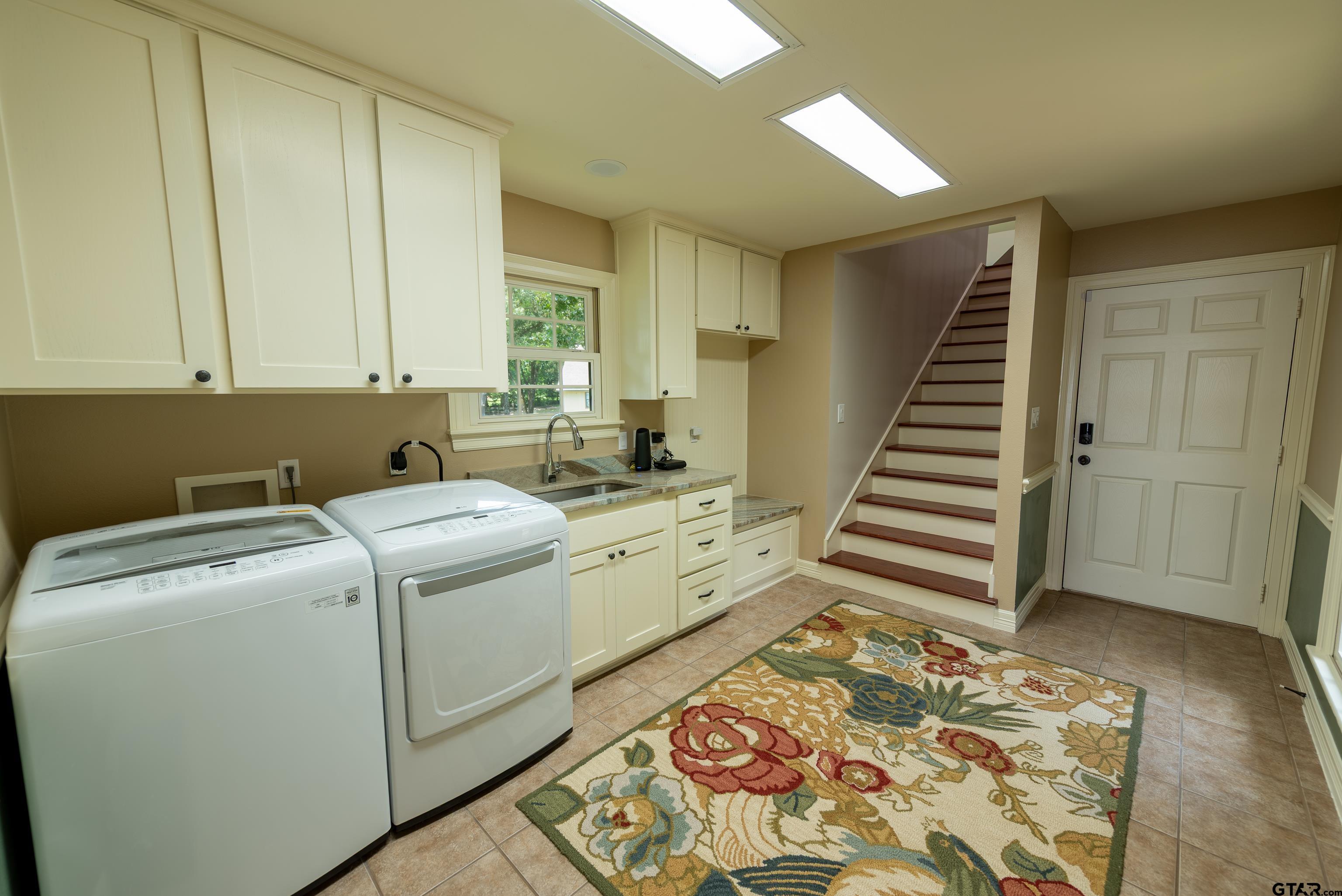 Pittsburg, Texas, 75686, United States, 4 Bedrooms Bedrooms, ,3 BathroomsBathrooms,Residential,For Sale,1977579