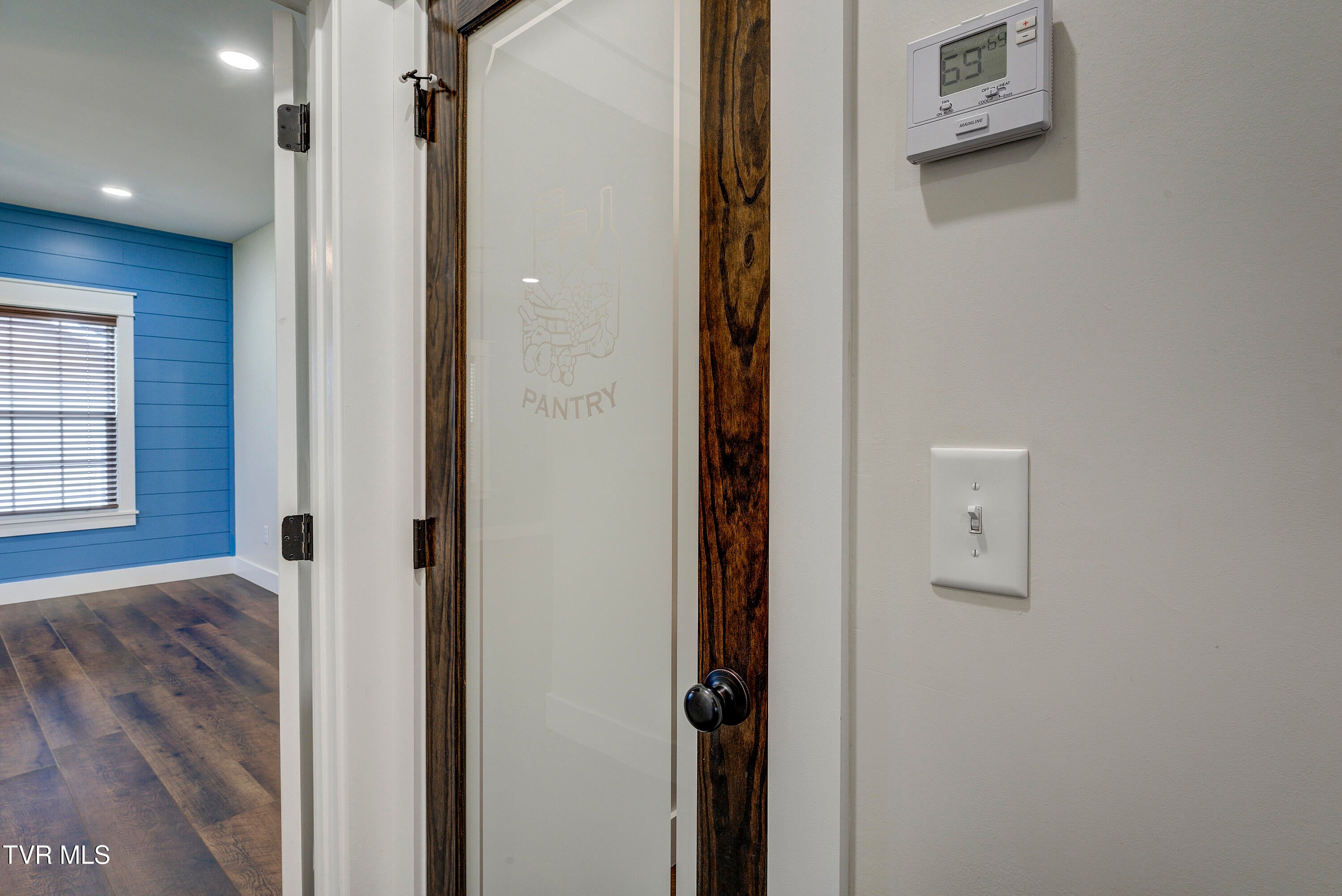 Jonesborough, Tennessee, 37659, United States, 3 Bedrooms Bedrooms, ,3 BathroomsBathrooms,Residential,For Sale,2000910