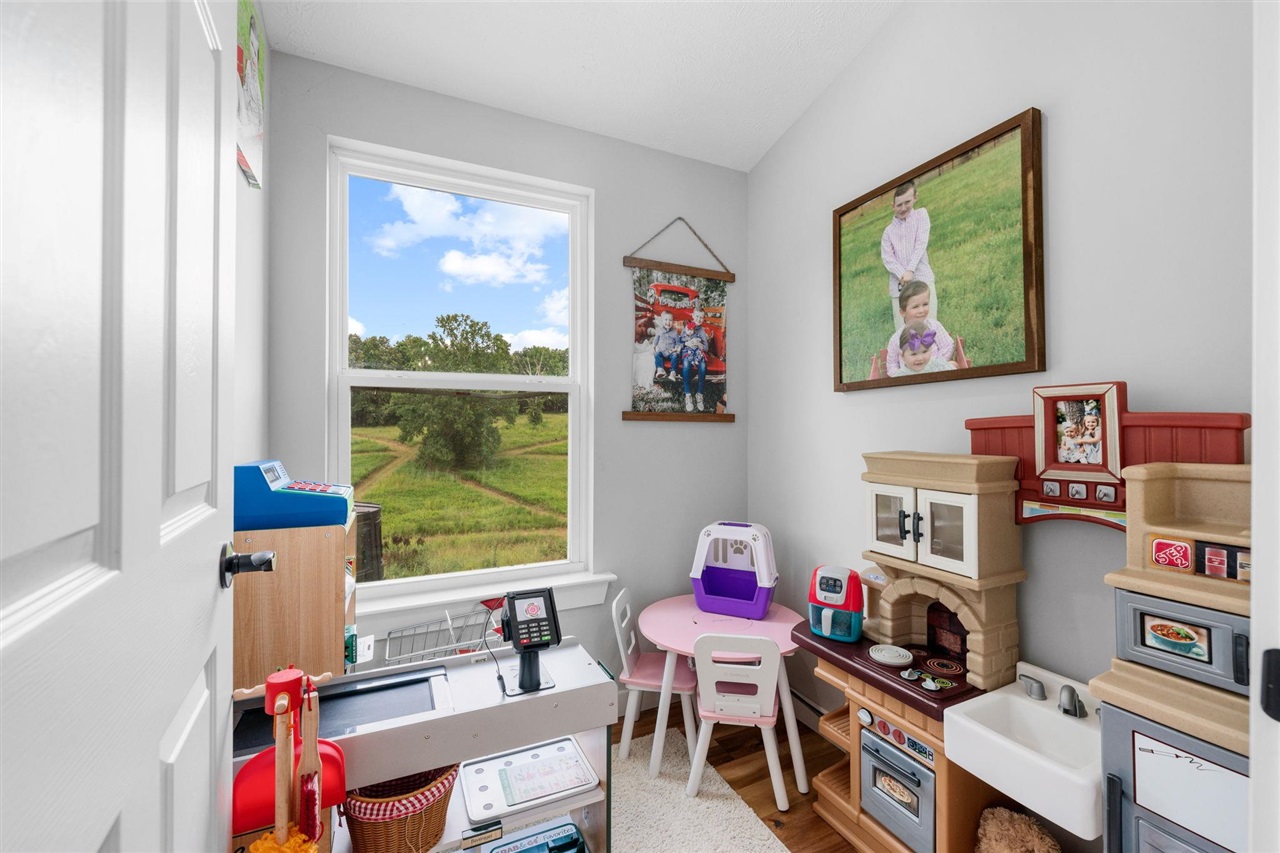 Franklin, Kentucky, 42134, United States, 5 Bedrooms Bedrooms, ,3 BathroomsBathrooms,Residential,For Sale,1903592