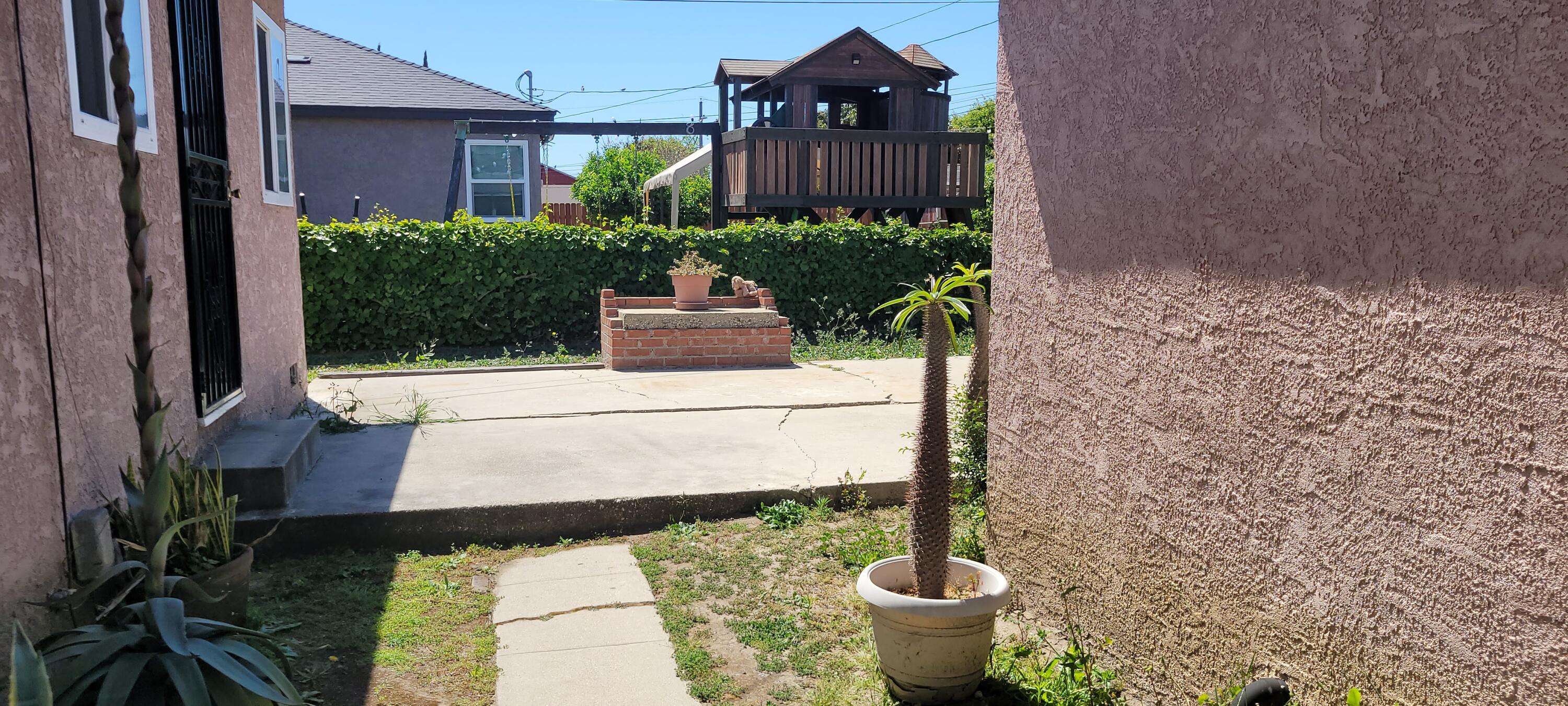 Compton, California, 90220, United States, 3 Bedrooms Bedrooms, ,1 BathroomBathrooms,Residential,For Sale,1944984