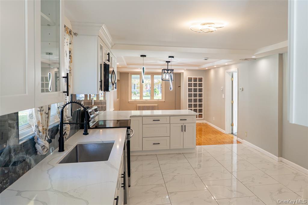 Amityville, New York, 11701, United States, 6 Bedrooms Bedrooms, ,3 BathroomsBathrooms,Residential,For Sale,1989653